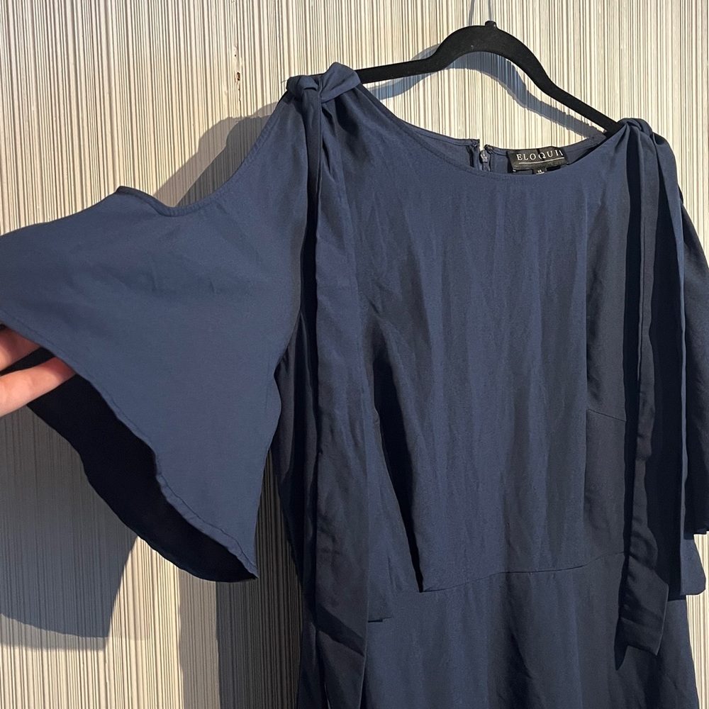 Plus size Eloquii blue dress w/ cutout shoulders & bow detail - Picture 2 of 7